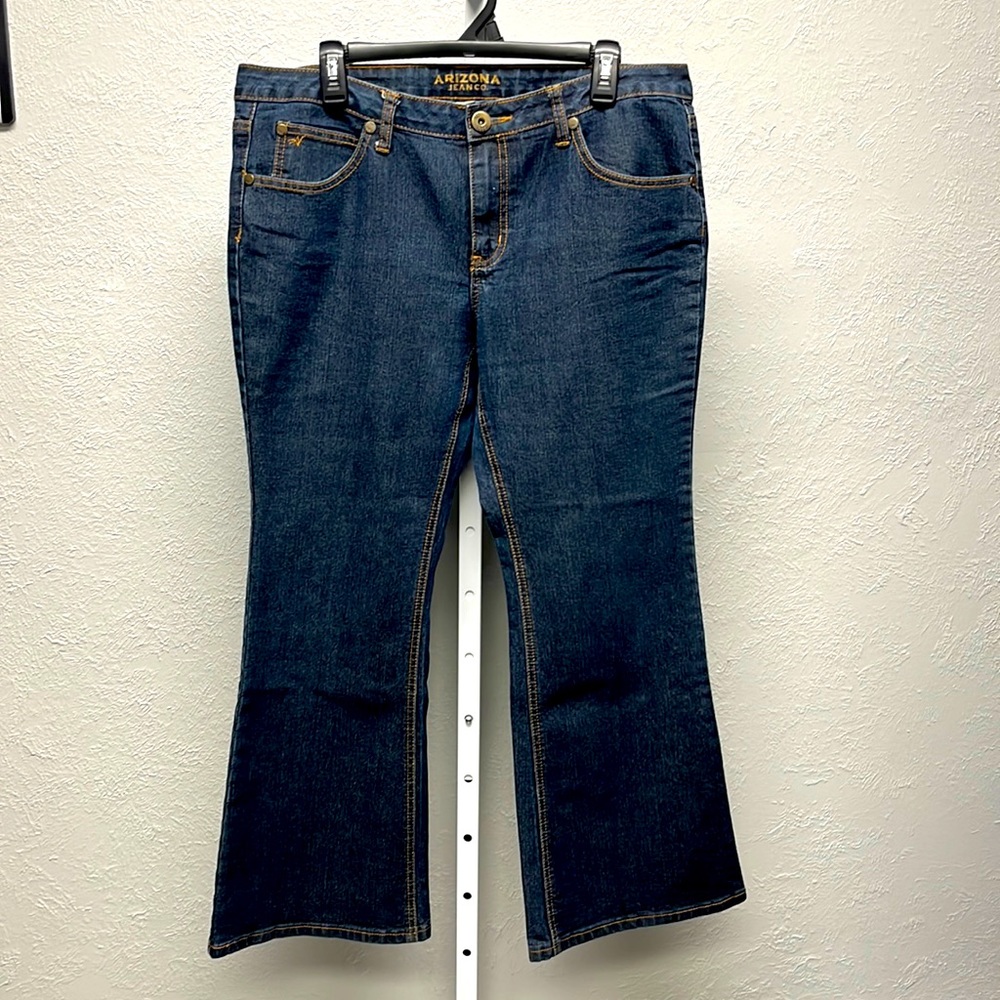 ARIZONA NWOT Mid-Rise Bootcut Jeans Sz 15 Short